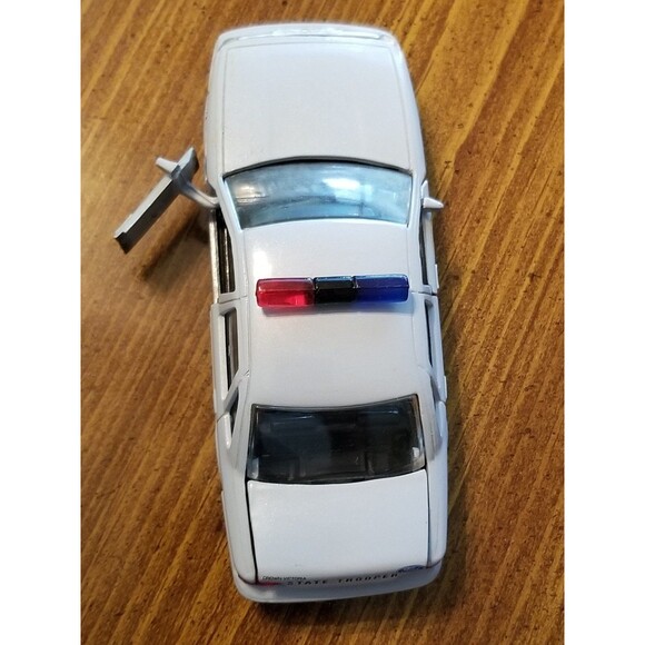 Kansas Highway Patrol Road Champs die cast police car 1:43 scale - Picture 5 of 11